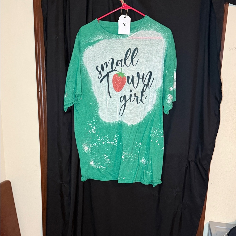 #34–Fruit of the Loom Green 'Small Town Girl' Tee